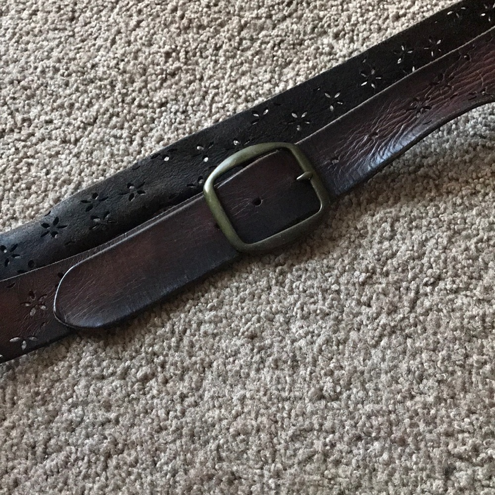 Floral Leather Belt.